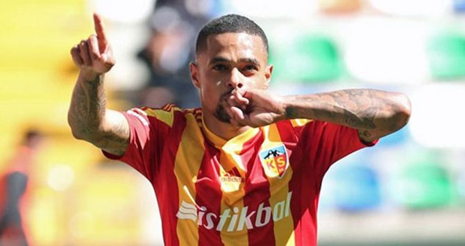 Ζητούν εξωπραγματικά νούμερα για Ουέλιτον οι Τούρκοι