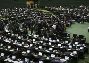 Συντονισμένες επιθέσεις με νεκρούς στο Ιράν