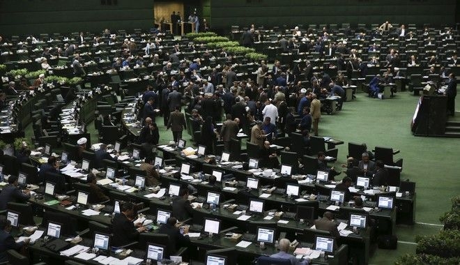 Συντονισμένες επιθέσεις με νεκρούς στο Ιράν