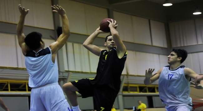 Βόμβα με Καράμπουλα ο Ιωνικός Νικαίας!