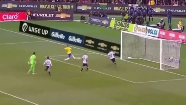 Δεν χάνεται αυτό το γκολ!