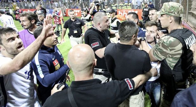 Ζήτησαν συγνώμη οι Βόσνιοι για τα όσα έγιναν στη Ζένιτσα Ζήτησαν συγνώμη οι Βόσνιοι για τα όσα έγιναν στη Ζένιτσα