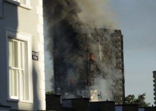 Κόλαση φωτιάς σε πολυόροφο κτίριο του Λονδίνου. Νεκροί και τραυματίες