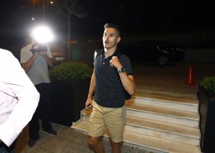 Η φανέλα του Λόπες με το Νο 3 (ΦΩΤΟ)