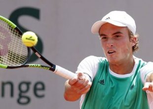 Στο κυρίως ταμπλό του Γουΐμπλεντον ο Τσιτσιπάς