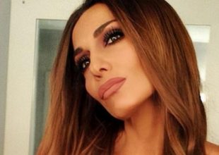 Δέσποινα Βανδή: Η selfie με «καυτό» σορτς στο αυτοκίνητο