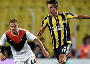 Θέλει τον Φαν Πέρσι η Κρίσταλ Πάλας