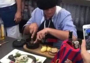 Έβαλε στοίχημα να φάει ποντίκι αν η Μπαρτσελόνα περνούσε την Παρί! Και το έφαγε! (vid)