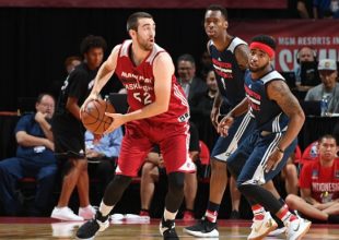 Στο δρόμο της ΑΕΚ ο Όντουμ (pic)