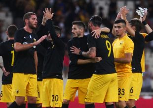 Με τον ύμνο στο τέρμα έφτασε η αποστολή (VIDEO)