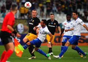 Πνίγει ψηλά τον αντίπαλο