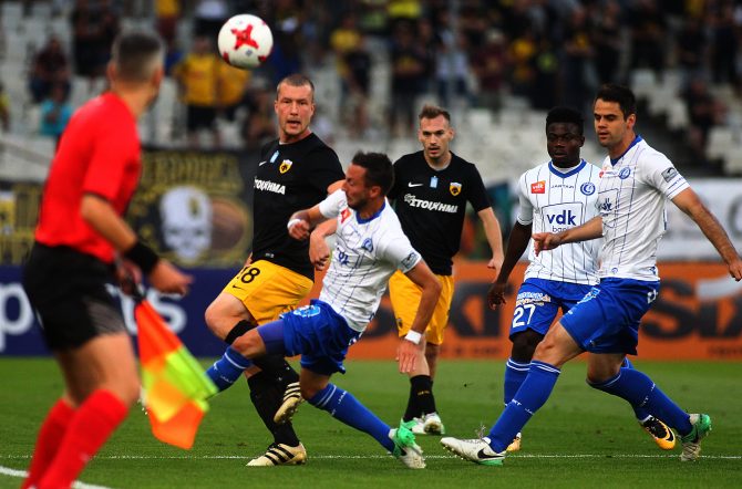 Πνίγει ψηλά τον αντίπαλο