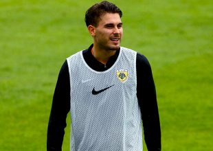 Συνεχίζει να τρολάρει τον Λάζαρο (pic)