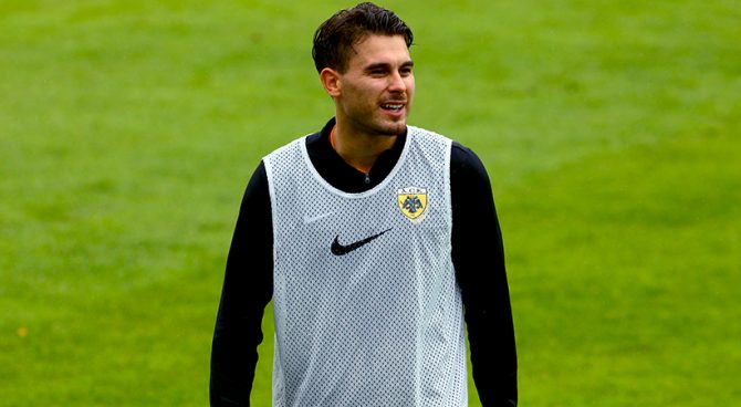 Συνεχίζει να τρολάρει τον Λάζαρο (pic)