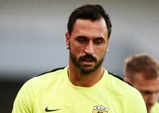 Στην Πολωνία και ο Αλμέιδα