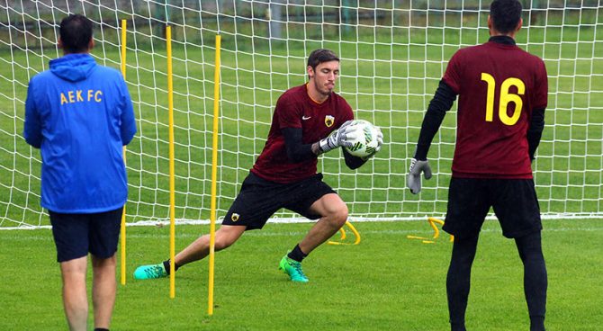 ΣΟΚ: Χτύπησε ο Μπάρκας στην προπόνηση ΣΟΚ: Χτύπησε ο Μπάρκας στην προπόνηση