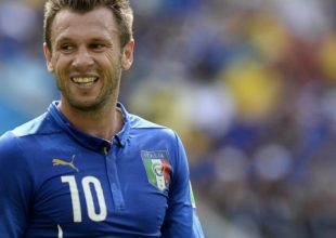 Ξαναρχίζει την μπάλα μέχρι να σταματήσει ο Κασάνο