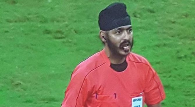 Διαιτητής με τουρμπάνι στο Τσέλσι – Ίντερ Διαιτητής με τουρμπάνι στο Τσέλσι – Ίντερ