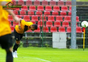 Ξεκίνησε με το …κεφάλι ο Γιακουμάκης