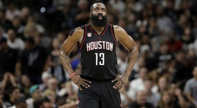 Στριπτιτζάδικο στο Χιούστον κρέμασε την φανέλα του Χάρντεν