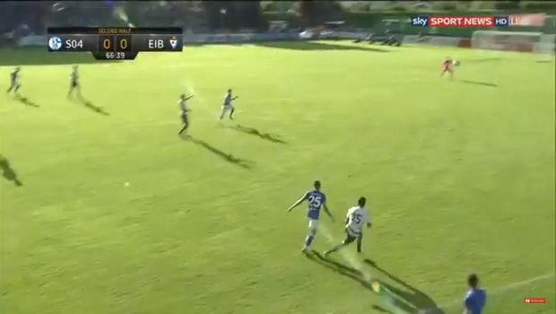 Δεύτερο τρομερό αυτογκόλ απ’ το κέντρο! (VIDEO)