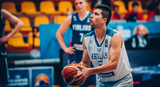 Απίστευτο καλάθι του Μωραΐτη με την Εθνική Νέων