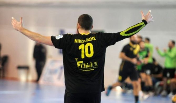 Συνεχίζει στην ΑΕΚ και επίσημα ο Νικολαΐδης!