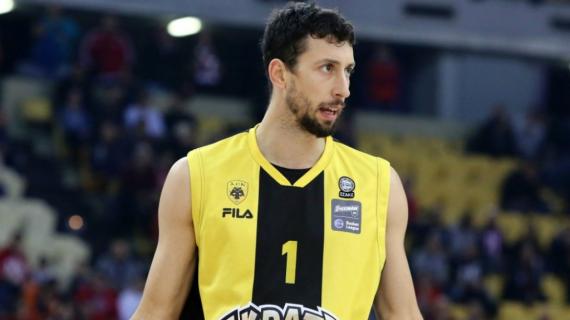 Ούκιτς: «Έπαιξα υπέροχα στην ΑΕΚ και παρέμεινα!»