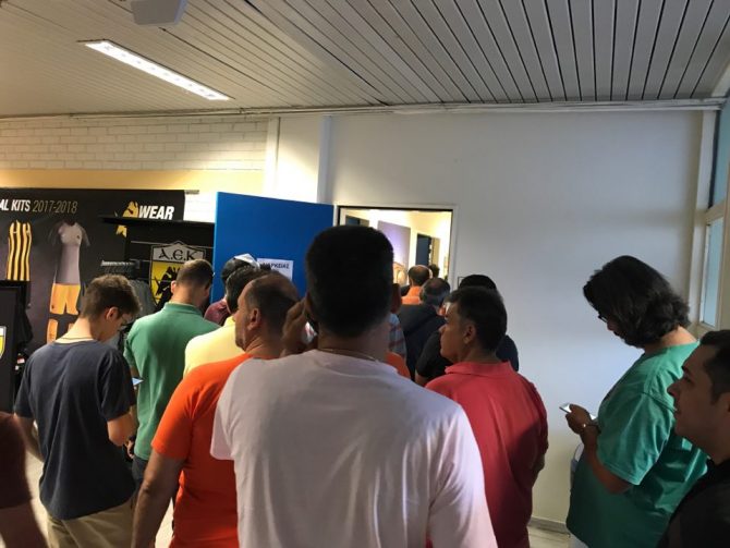 Τεράστιες ουρές στο ΟΑΚΑ για τα διαρκείας (PICS) Τεράστιες ουρές στο ΟΑΚΑ για τα διαρκείας (PICS)