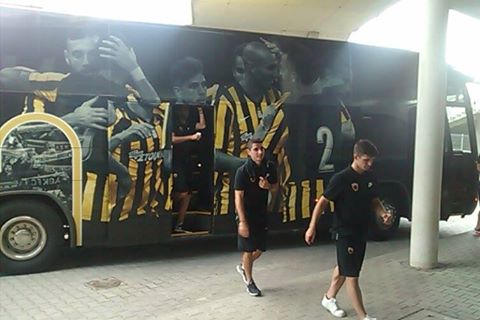 Έφτασε στο γήπεδο η ΑΕΚ