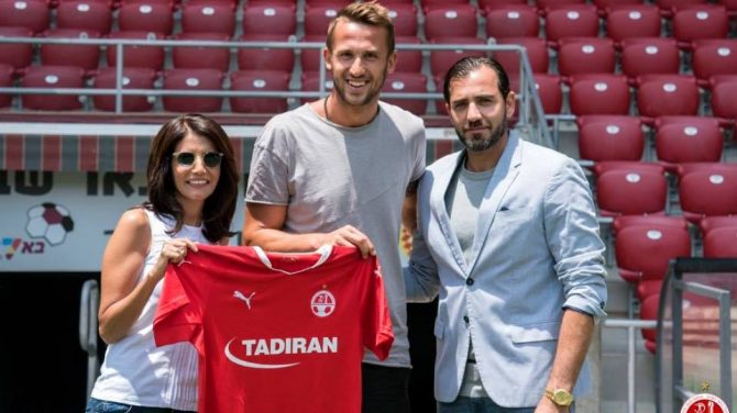 Ανακοίνωσε Πέκχαρτ η Μπερ Σεβά (ΦΩΤΟ) Ανακοίνωσε Πέκχαρτ η Μπερ Σεβά (ΦΩΤΟ)