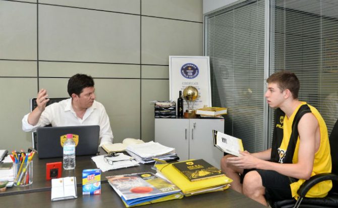 Συμεωνίδης: «Ο Ρογκαβόπουλος μπορεί να γίνει σαν τον Αντετοκούνμπο»