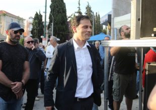Ο Βασιλόπουλος επιμένει – Αίτηση αναστολής της άδειας