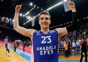 Ψάχνει το «μπαμ» με Τζάνινγκ η Βασίλισσα