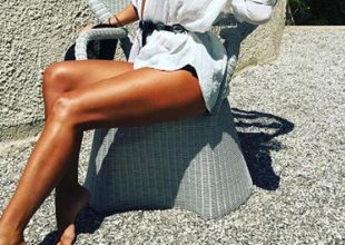 Ποζάρει με στιλ η…