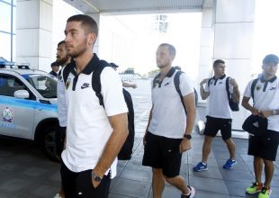 Η άφιξη της ομάδας στο αεροδρόμιο (PICS)