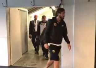 Η άφιξη της ΑΕΚ στο Jan Breydel Stadion (VIDEO)