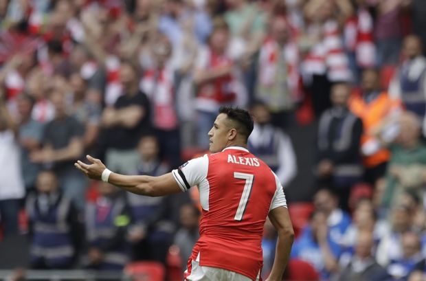 Η Άρσεναλ “χρυσώνει” τον Σάντσεθ με 330.000 ευρώ την εβδομάδα