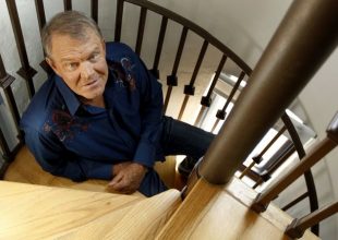 Πέθανε ο θρύλος της κάντρι Glen Campbell