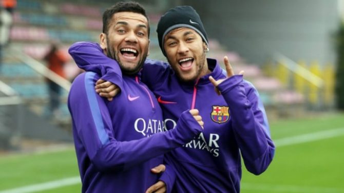 Ντάνι Αλβες: «Ο Νεϊμάρ μου είπε να πάω στην Παρί»