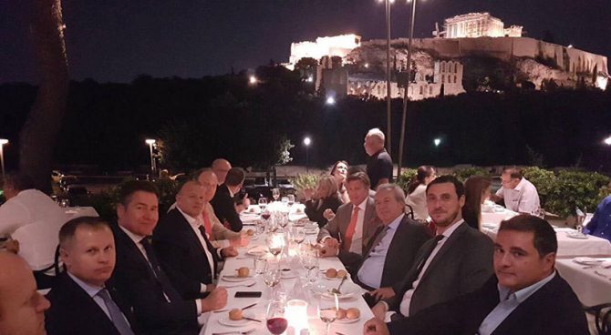 Το τραπέζι της ΑΕΚ στην Μπριζ