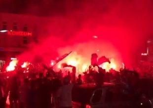 Επίθεση σε εργαζόμενους της Αϊντχόφεν από οπαδούς της Όσιγεκ