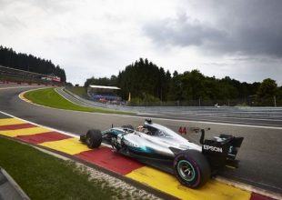 Ισοφάρισε το ρεκόρ του Schumi o Hamilton