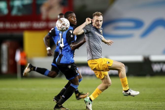 Τραυματίας έπαιζε ο Μπακάκης Τραυματίας έπαιζε ο Μπακάκης