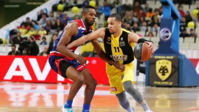 Εικόνες από την άφιξη του Μπάρλοου (PICS)