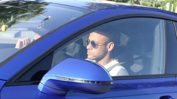 Νεϊμάρ στην προπόνηση: «Φεύγω για την Παρί Σεν Ζερμέν»