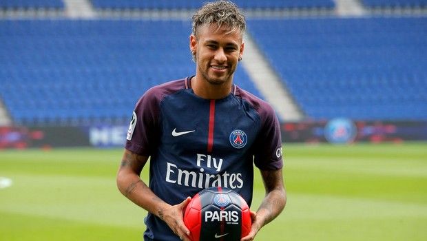 Η Μπαρτσελόνα μηνύει τον Νεϊμάρ και αξιώνει αποζημίωση εκατομμυρίων Η Μπαρτσελόνα μηνύει τον Νεϊμάρ και αξιώνει αποζημίωση εκατομμυρίων