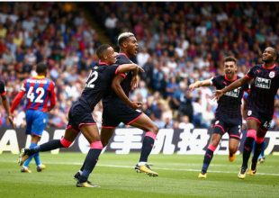 Τρέλανε την Πρέμιερ η Χάντερσφιλντ!