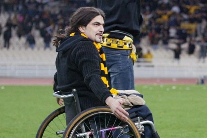 Πέθανε ο Νίκος Ξηροκώστας