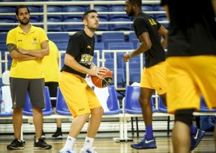 Θα ταξιδέψει στην Κύπρο με την ΑΕΚ ο Ξανθόπουλος